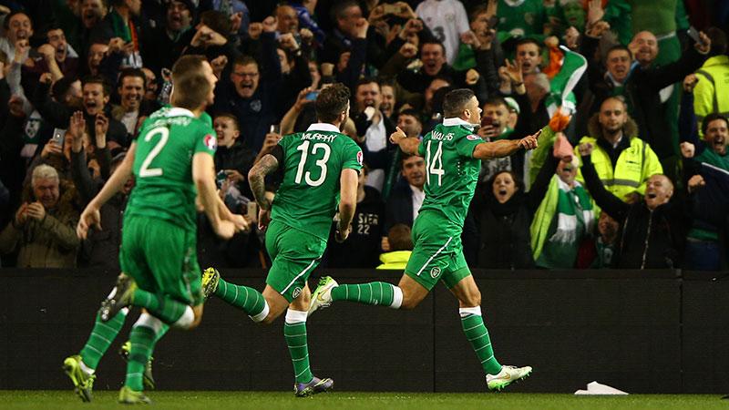 Irländskt jubel vid 1-0-målet.