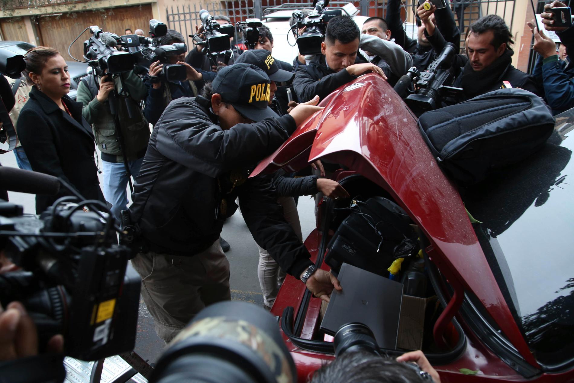 Polis under ett ingripande den 9 juli i år mot den tidigare peruanske presidenten Ollanta Humala, som en del i korruptionsutredningen "Lava Jato".