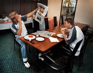 Frukost. Och Lundin ser ut som David Beckham - om Anders Svensson får bestämma.