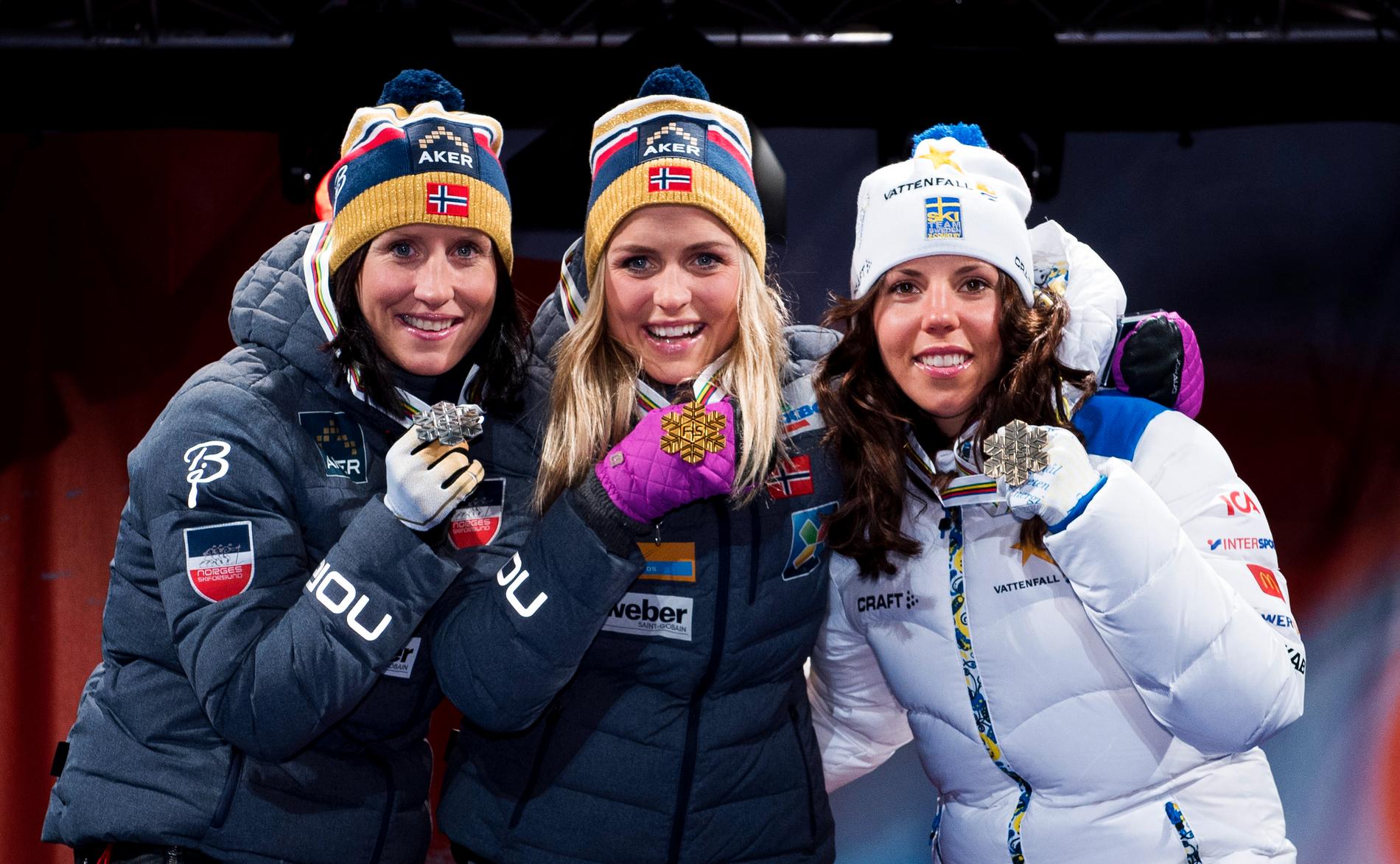 Marit Björgen, Therese Jouhaug och Charlotte Kalla efter VM-tremilen 2015. 