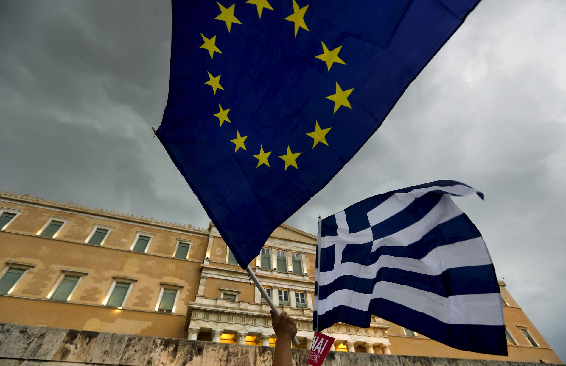 Efter krisförhandlingarna – under måndagen öppnade de grekiska bankerna igen.