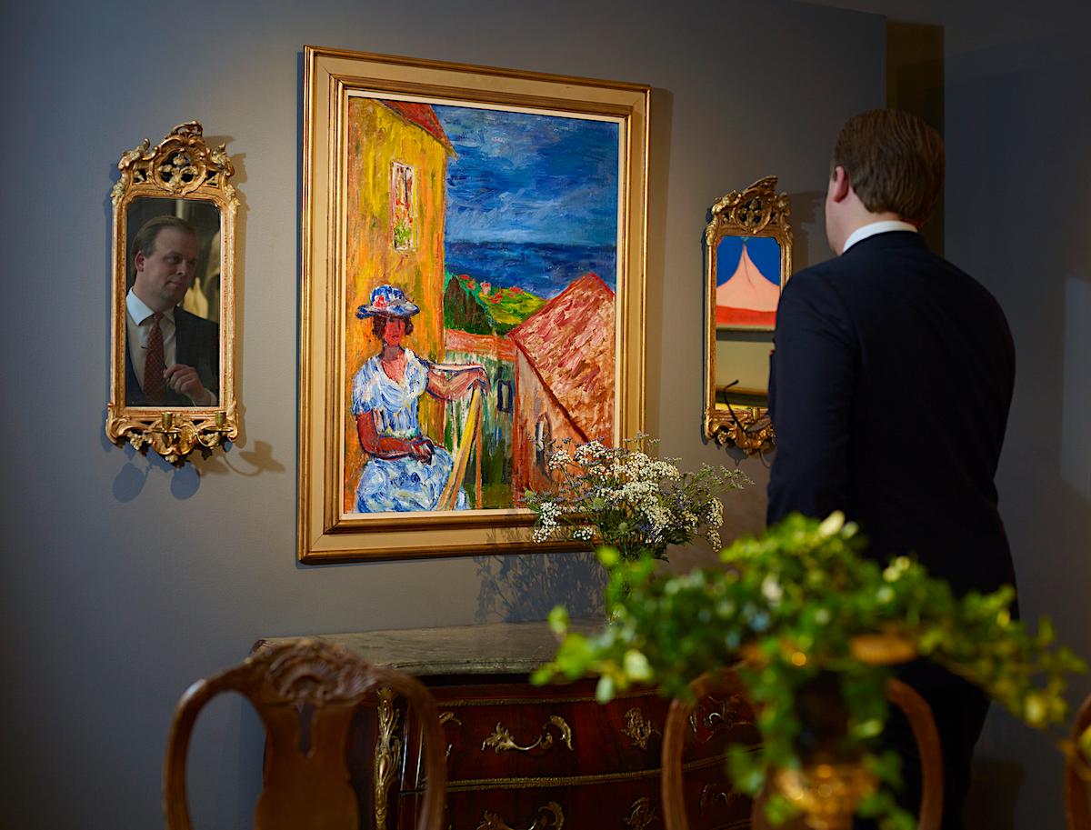 Under de första auktionsdagarna i de nyöppnade lokalerna sattes världsrekord genom försäljningen av Ivan Ivarsons målning ”Flicka på balkong” – som såldes för 2,4 miljoner kronor. 