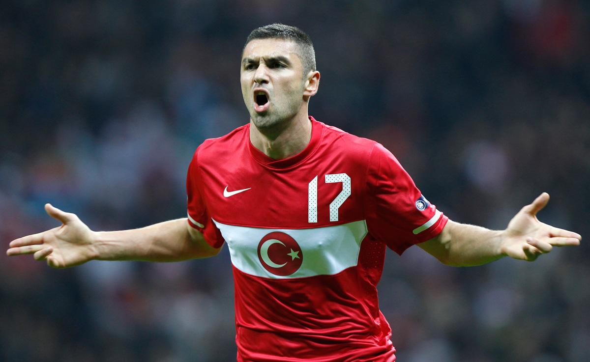 Burak Yilmaz firar sitt mål och att Turkiet får spela playoff.