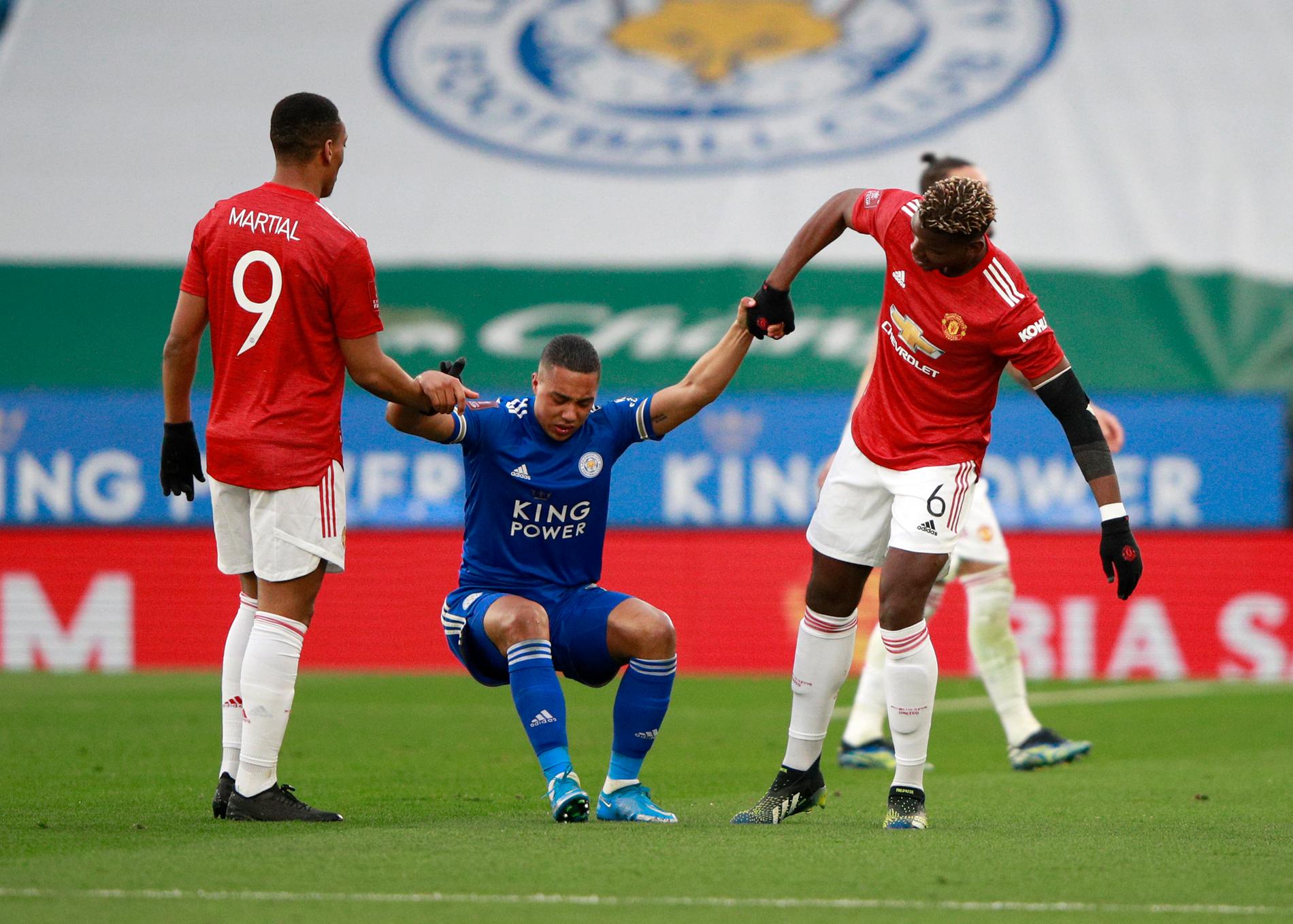 Manchester United-spelarna Anthony Martial (vänster) och Paul Pogba (höger) i en match mot Leicester. Arkivbild.