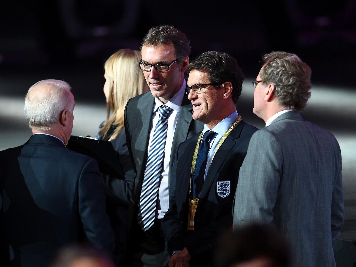 Förbundskaptenerna i grupp D. Fabio Capello i mitten.