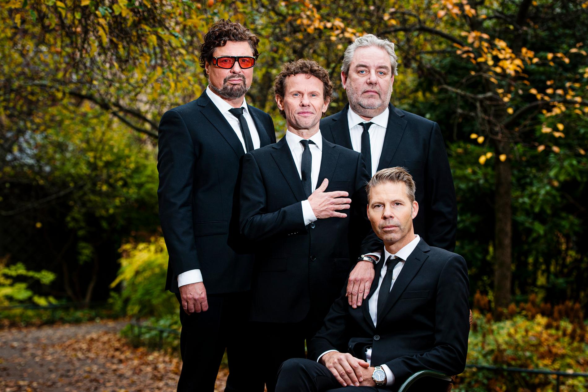 Bo Kaspers Orkester är tillbaka med nya souliga albumet ”23.55”. Från vänster: Michael Malmgren, Bo Sundström, Mats Schubert och sittande Fredrik Dahl.