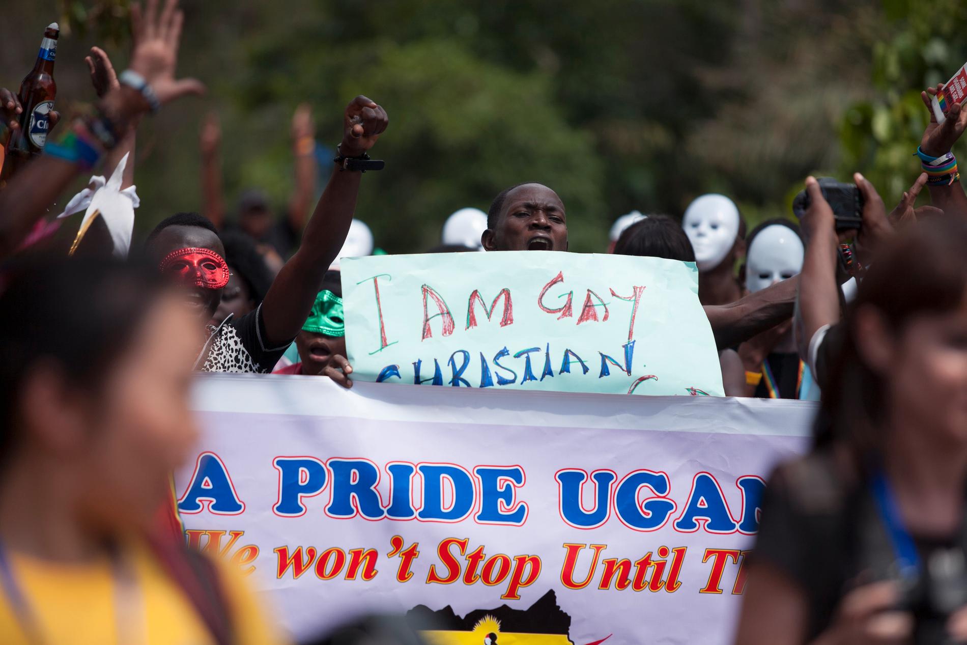 Pride är ett utsatt evenemang i Uganda, polis har flera gånger gjort nedslag mot hbtq-aktivister som deltagit. Bilden togs vid en pridemanifestation i Entebbe 2014.