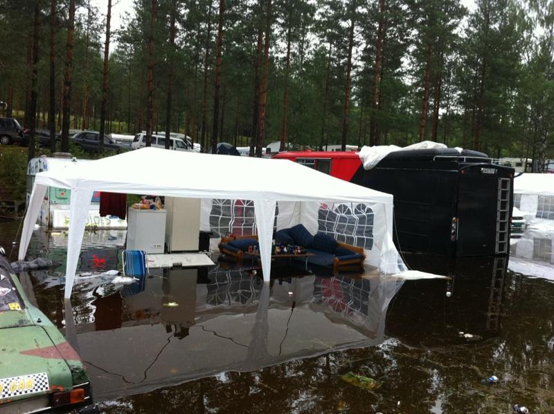 LÄGE VID VATTEN  Lena Ivarsson, 54, hade flyt när hon hittade det vinnande värsta vädermotivet på en campingplats i Sölje i Värmland.