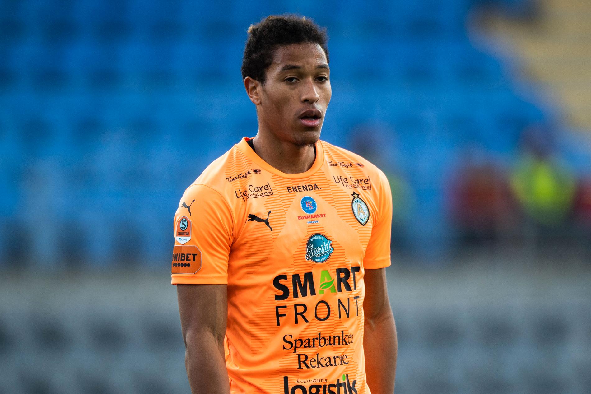 Mikael Marques i AFC Eskilstuna-tröjan. 