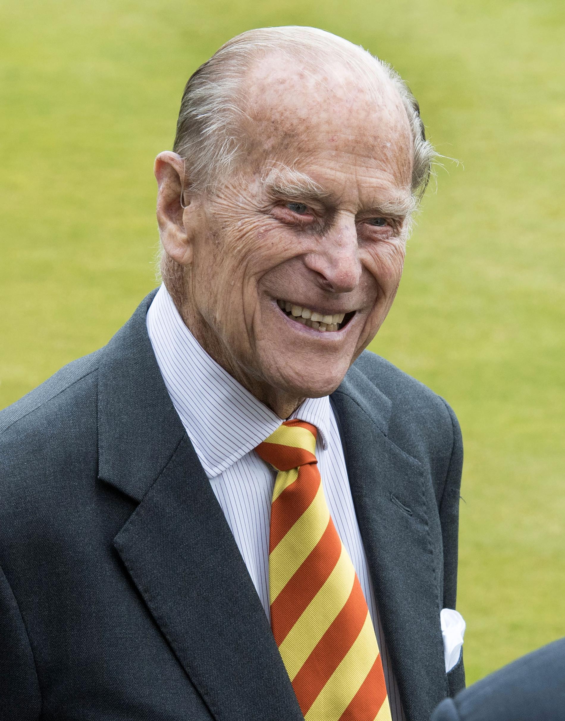 Prins Philip klippte band och representerade vid Lord's Cricket Ground på onsdagen.