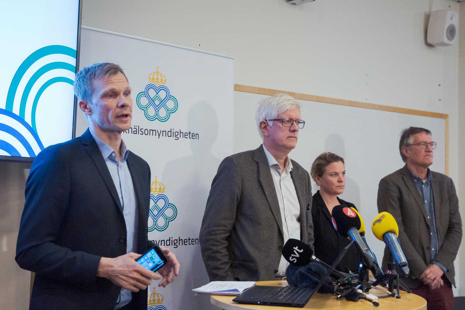 Christer Janson inför Folkhälsomyndighetens pressträff. 