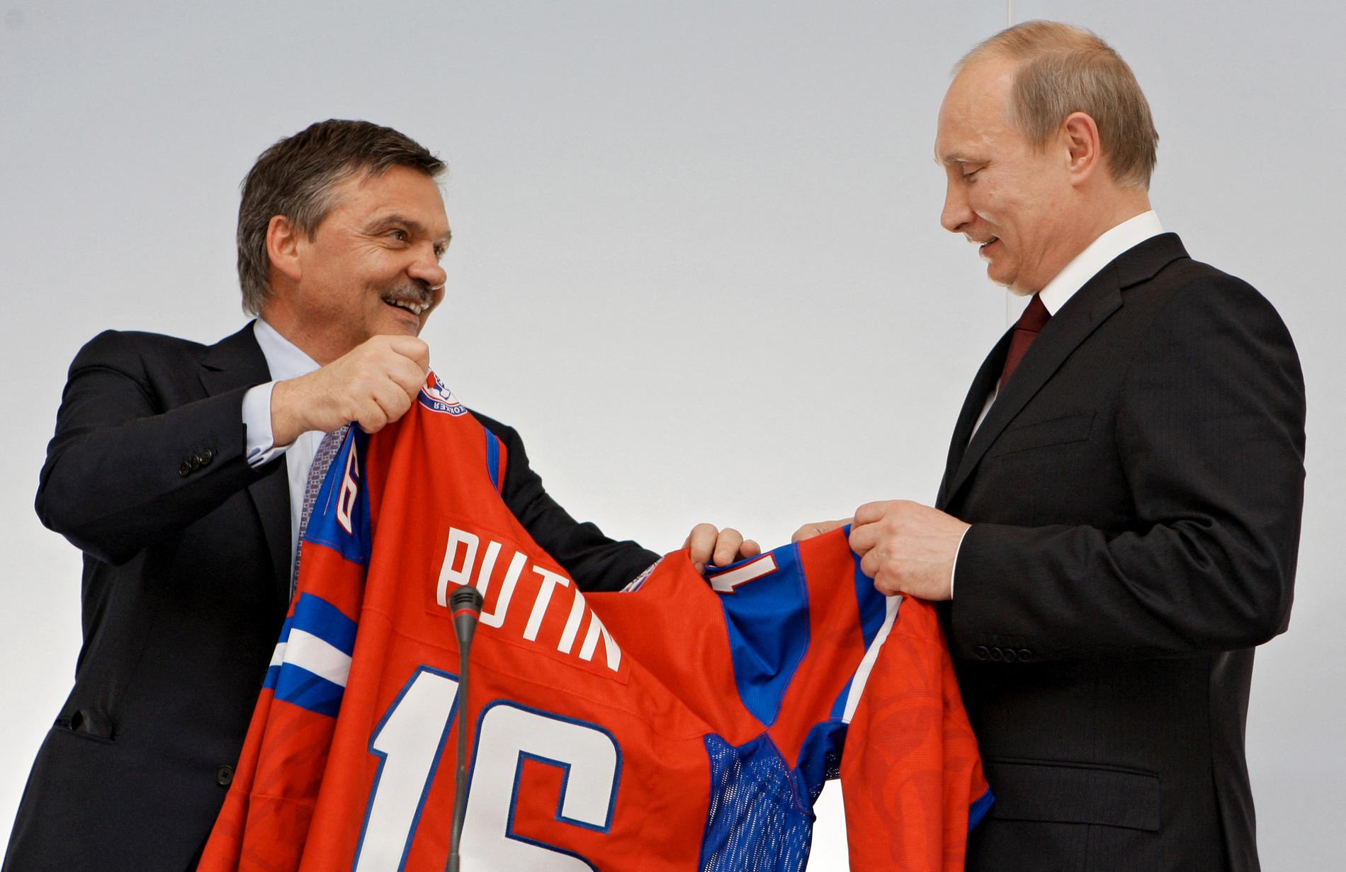 René Fasel tillsammans med Vladimir Putin. 