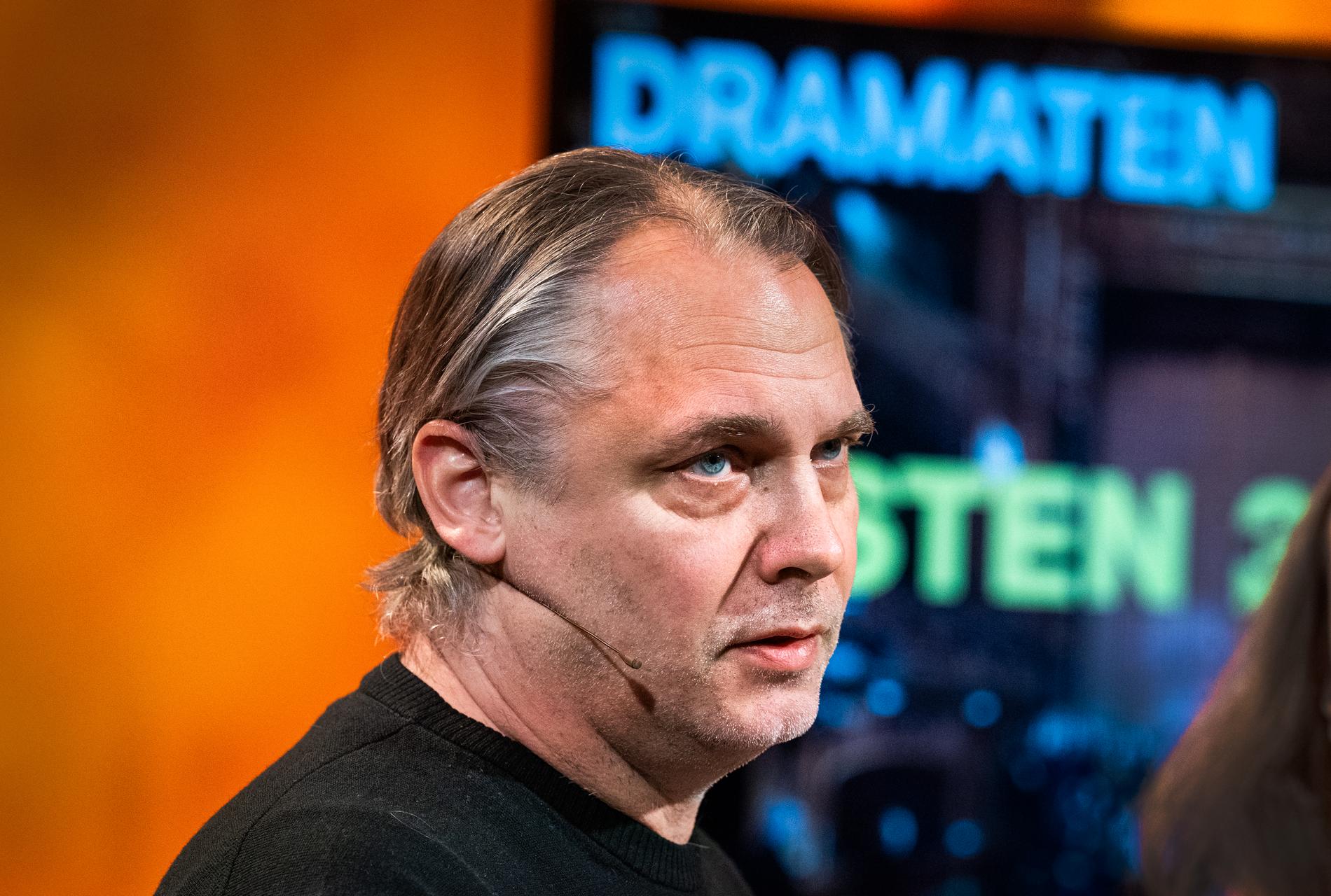 "Risken med minskade anslag är att teaterverksamheten blir mer ängslig", säger Mattias Andersson, chef på Dramaten i Stockholm.