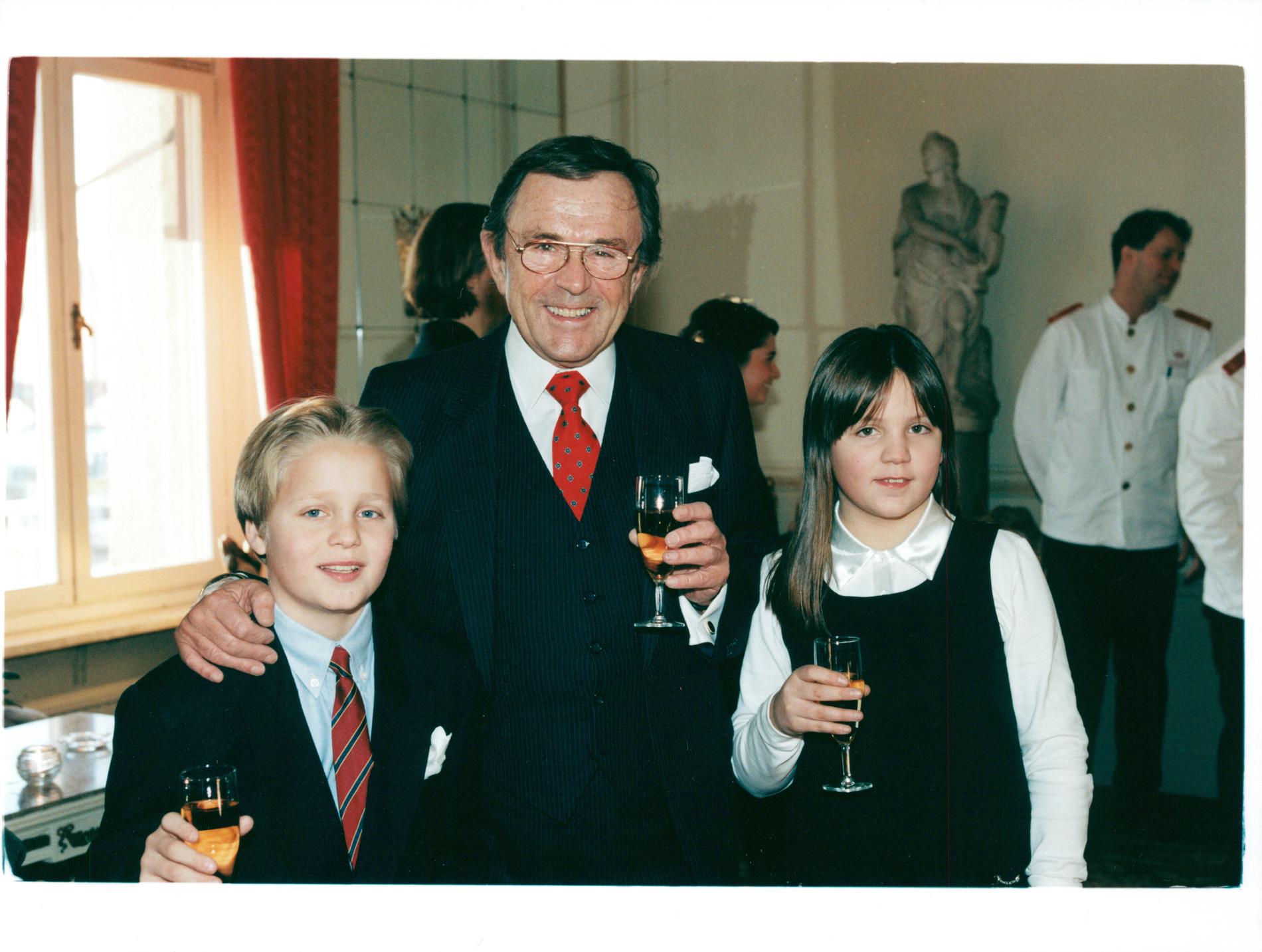 Arne Weise med sina barn Andreas och Anna. 