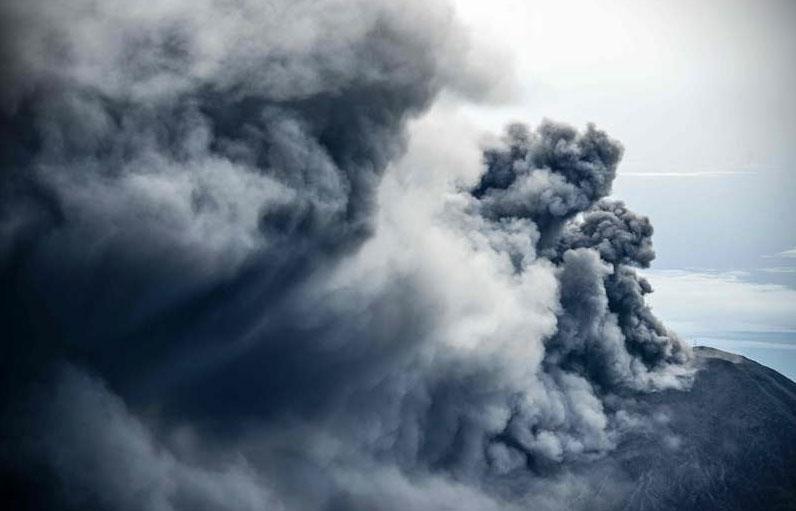 Hundratals människor fick uppsöka sjukhus efter vulkanen Turrialbas utbrott.