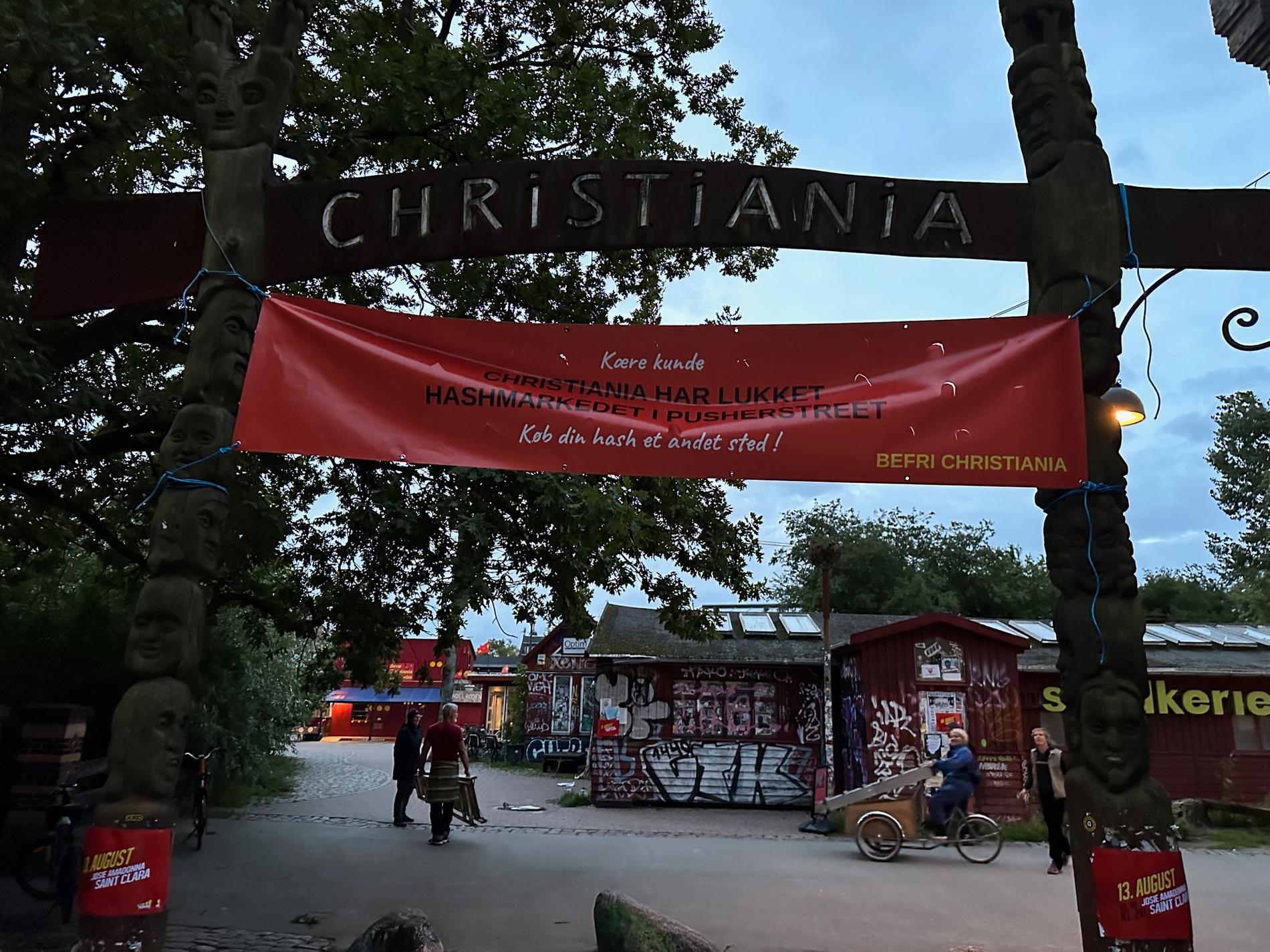 Tidigare i augusti spärrade Christianiabor av runt Pusher Street i en markering mot gängen. Arkivbild.