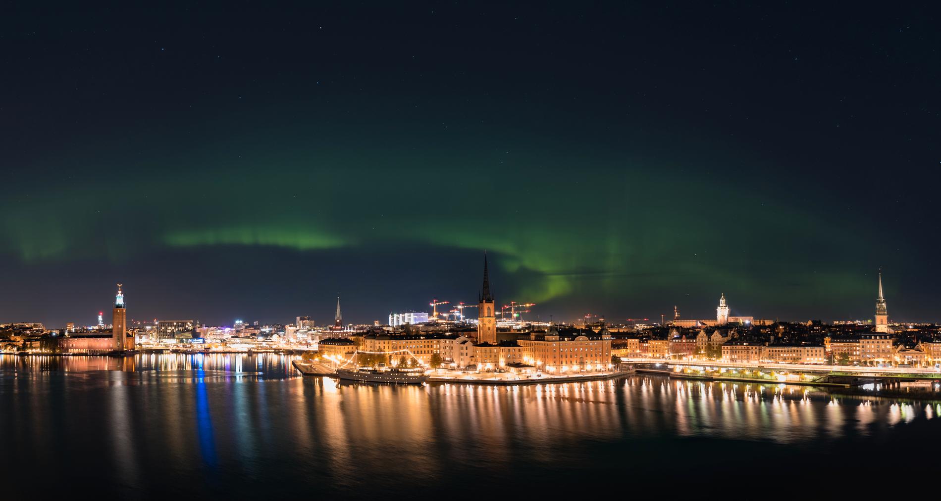 Den här fina norrskensbilden fotograferades i Stockholm av Jarda Zaoral.