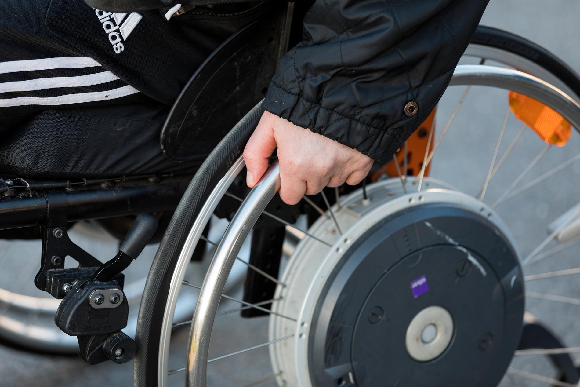 Den misstänkte mannen uppgav att han var rullstolsburen, trots att han kunde gå. Arkivbild.