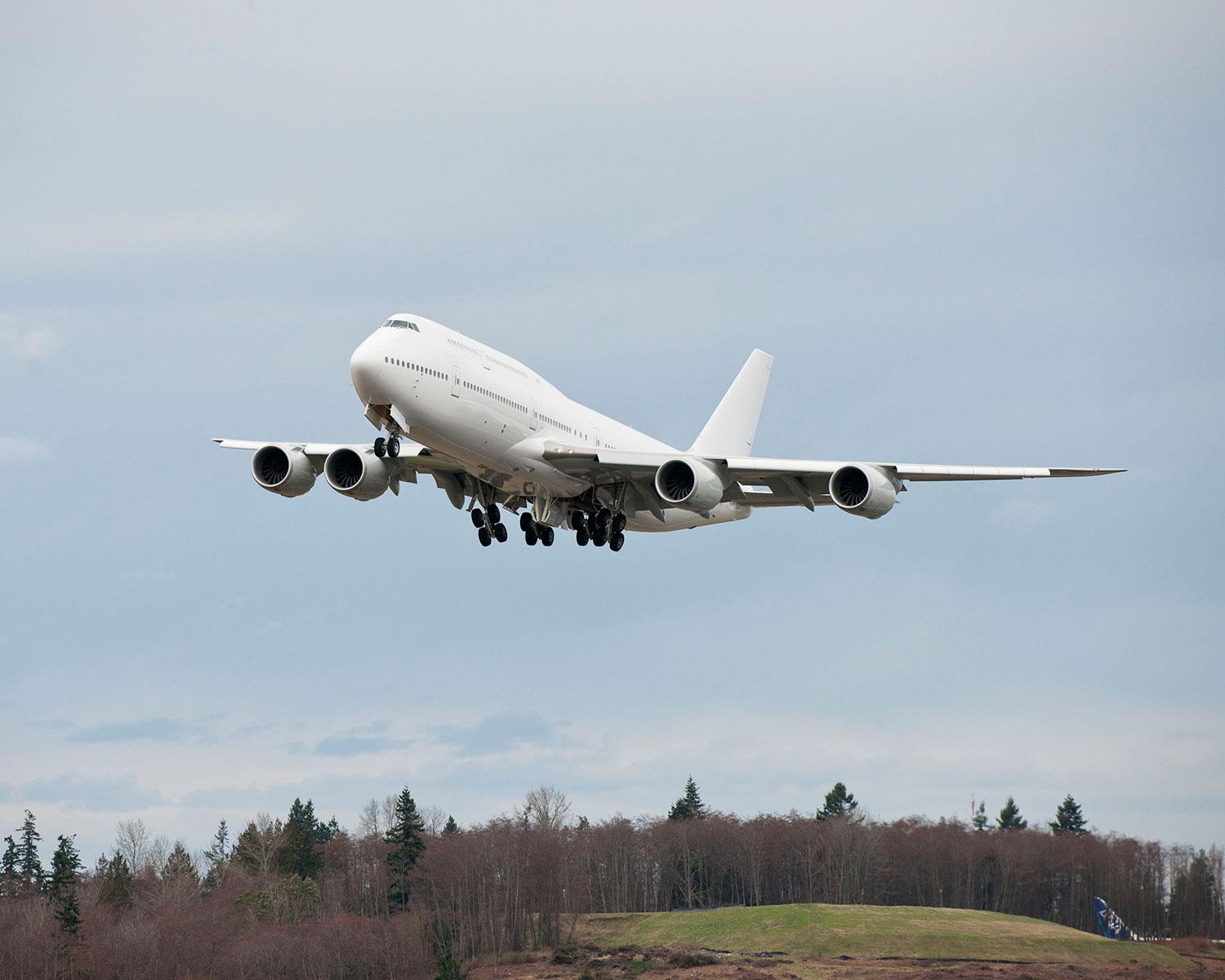 747-8 är den senaste modellen av Boeings berömda jumbojet, första modellen flög redan 1969.