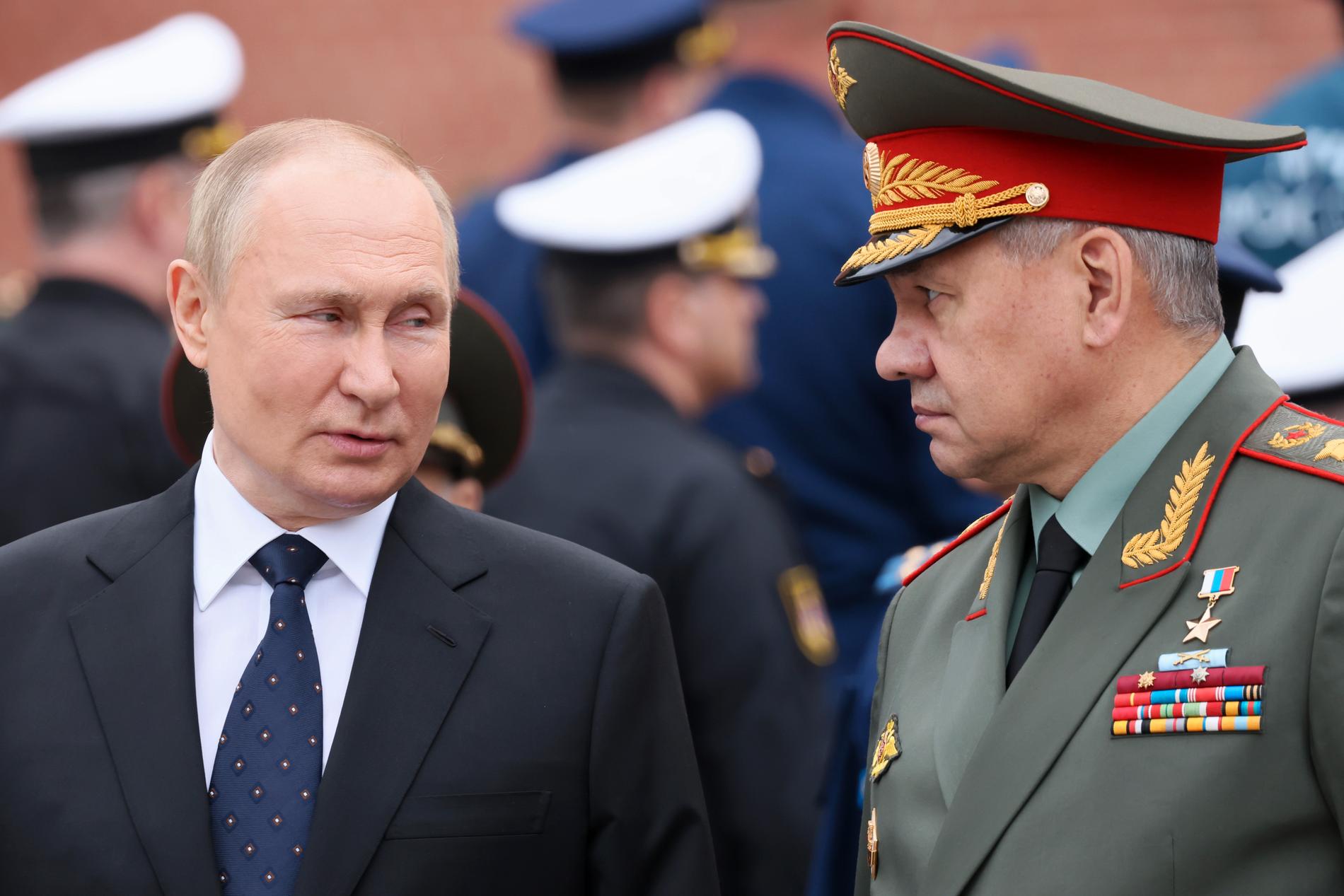 Vladimir Putin och Sergej Shojgu.