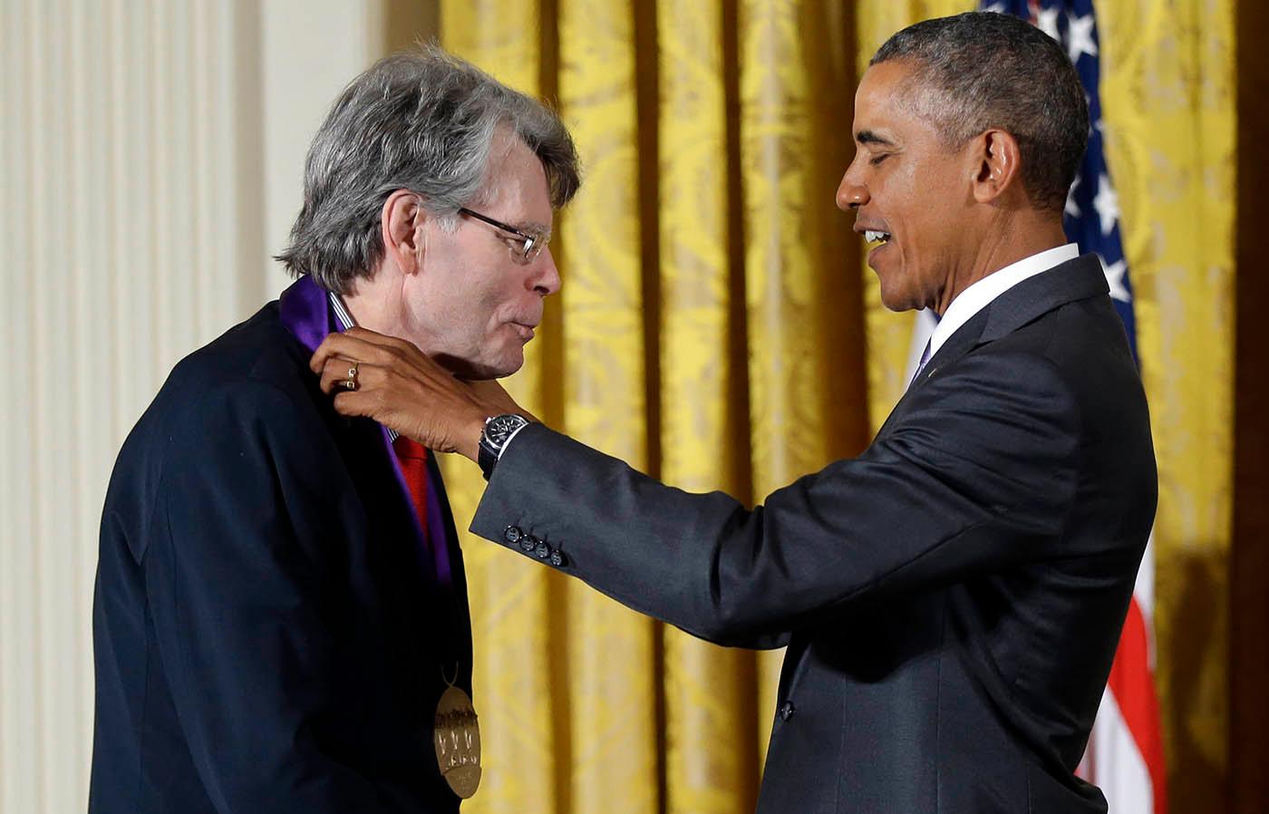 Stephen King fick medalj av Obama 2014.
