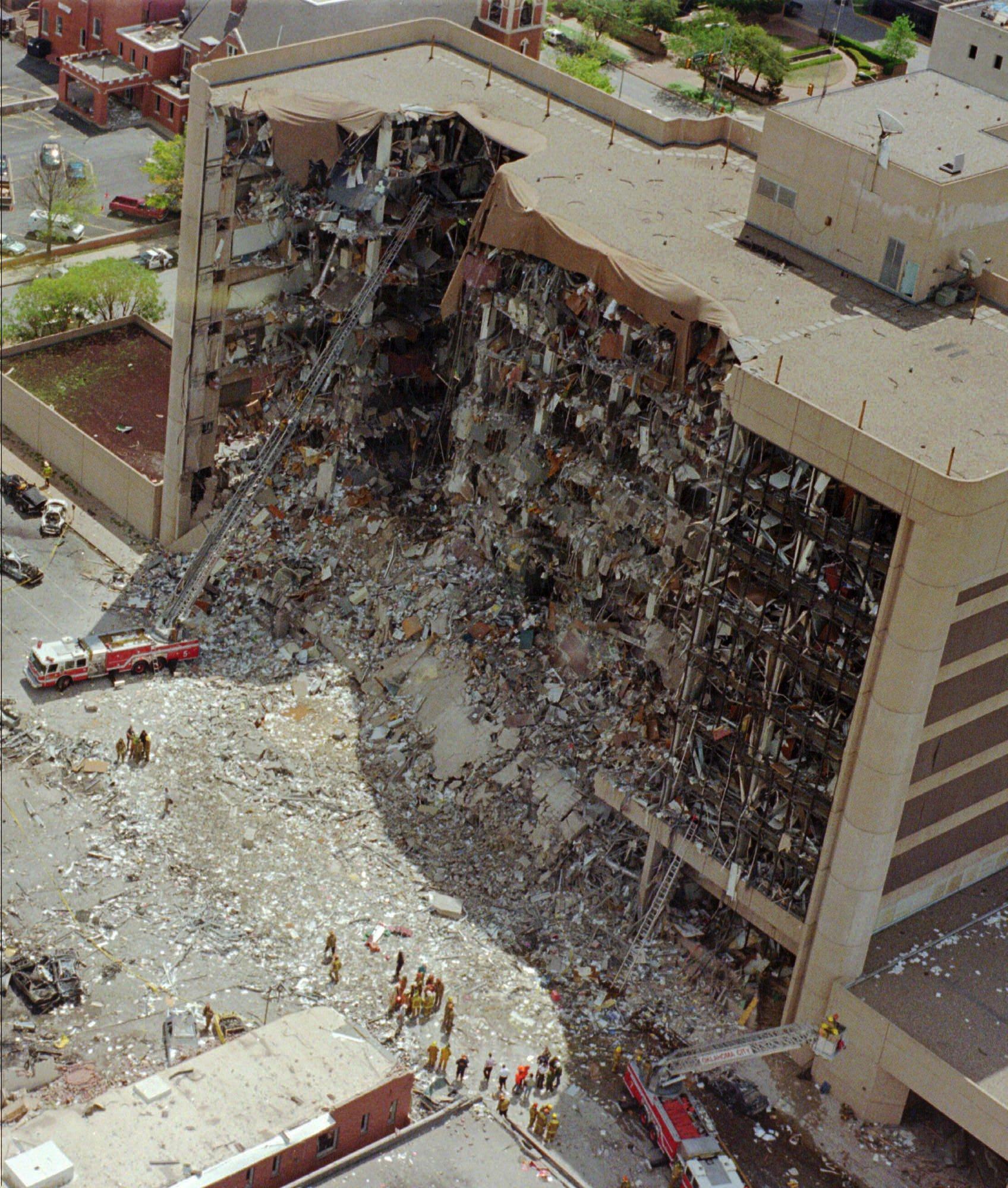 Bombattentaten i Oklahoma 1995 utfördes av den högerextrema terroristen Timothy McVeigh – risken är att han får efterföljare bland nutida högerextrema som bara väntar på att få starta ett nytt inbördeskrig.
