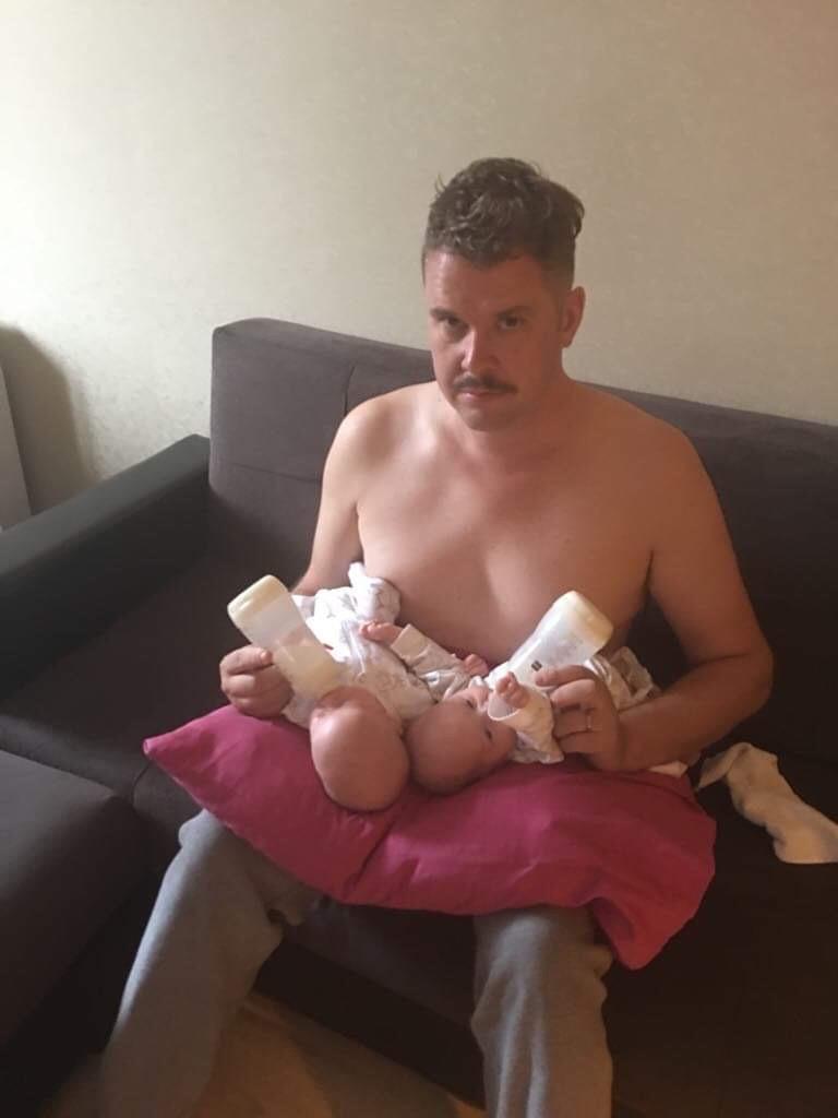 En domstol har slagit fast att Olof är biologisk far till barnen, som blev till med hjälp av en surrogatmamma. Men det räcker inte för Skatteverket.