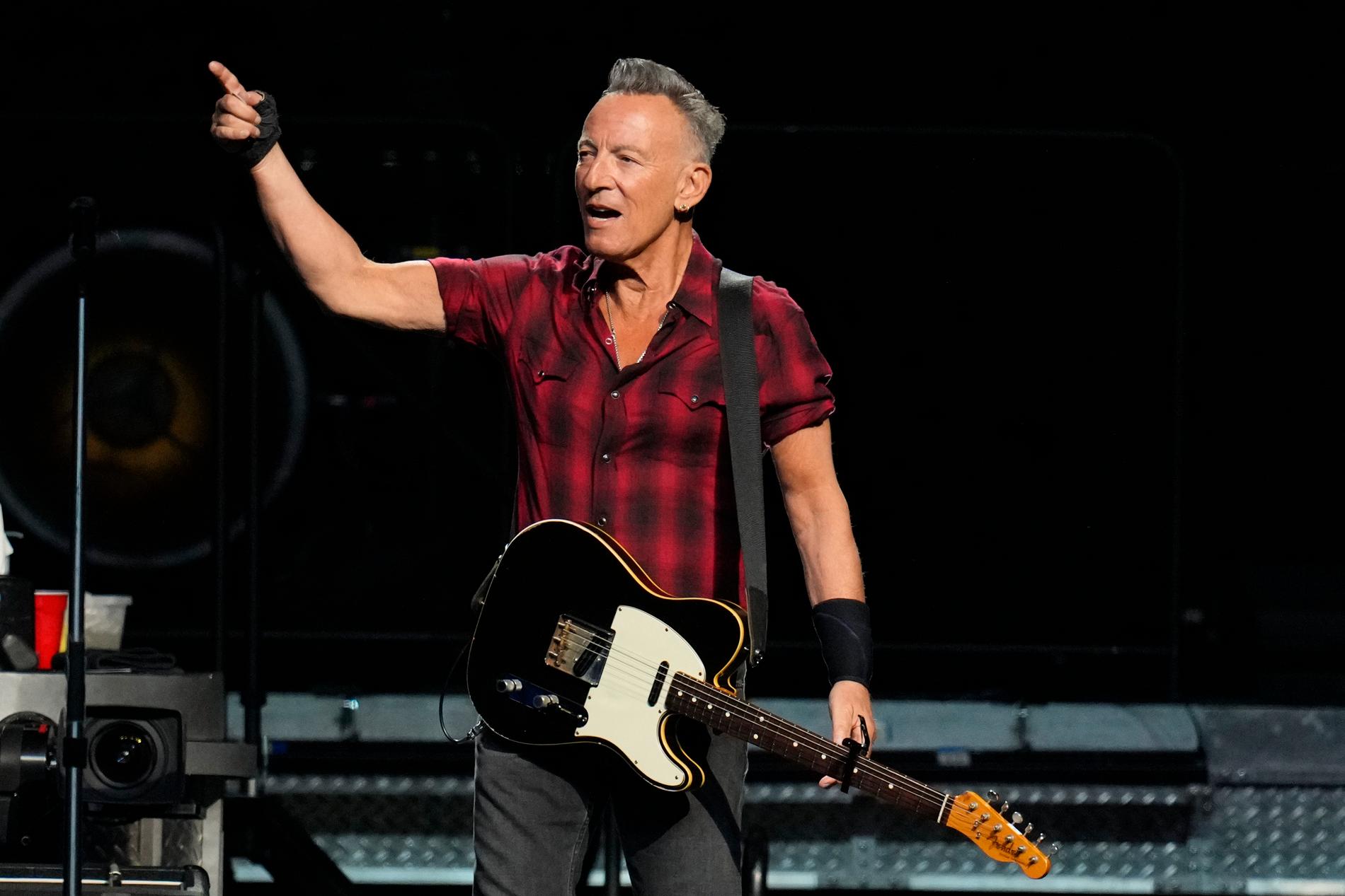 Bruce Springsteen när han återupptog sin världsturné i Phoenix, USA, i tisdags.