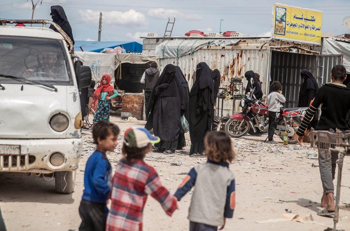 Svenska IS-kvinnor utvisas från kurdiska självstyret i Syrien 