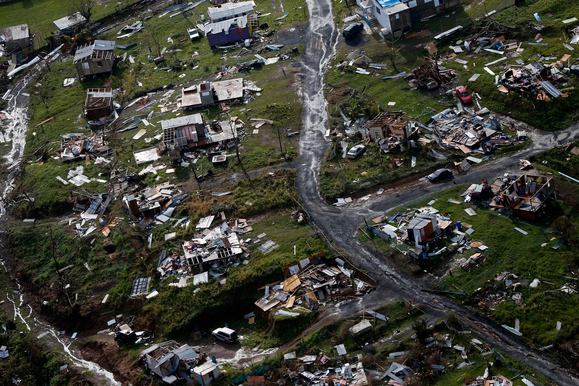 Samhällen förstörs i naturkatastrofer med koppling till extrema väderhändelser. Bilden är från Puerto Rico, där runt 3 000 människor omkom under orkanen Maria 2017. Arkivbild.