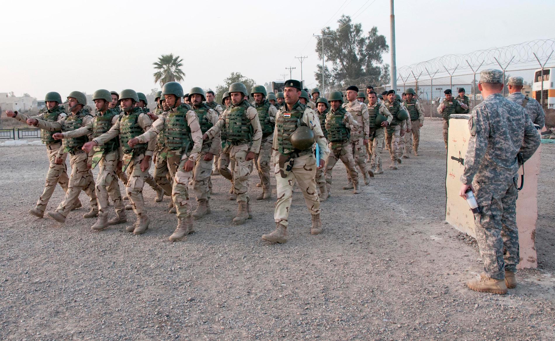 Irakiska styrkor under en övning.