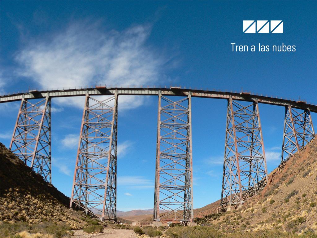 Tren a las Nubes, Argentina Inte för inte kallas det här tåget för ”Tåget till molnen”. Sträckan byggdes 1932 för att förbättra staden Saltas ekonomi. Från Salta utgår tåget fortfarande, en gång i veckan, på den 43 mil långa sträcka som tar 16 timmar och som kantas av 29 broar och 21 tunnlar. Här på La Polvorilla-viadukten befinner man sig 4200 m över havet.
 Kolla in billigaste flygen till Argentina här.