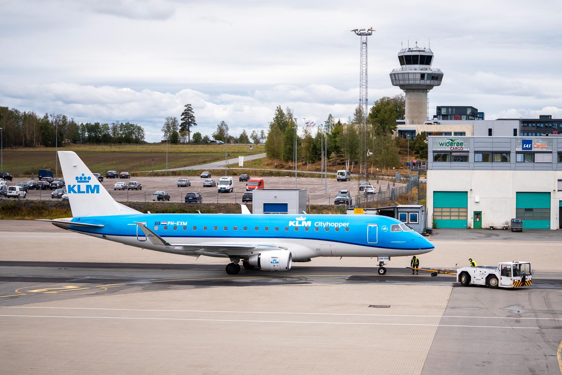 KLM är indragen i en rättsprocess huruvida man får  eller kan, hävda att man kan flyga hållbart.