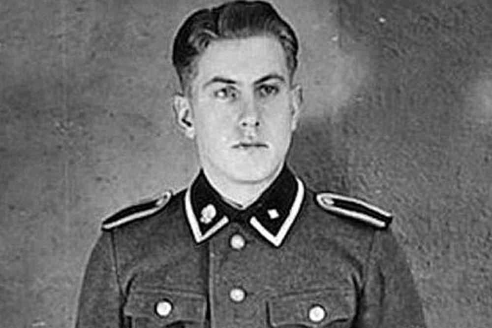 Reinhold Hanning som ung i SS-uniform.