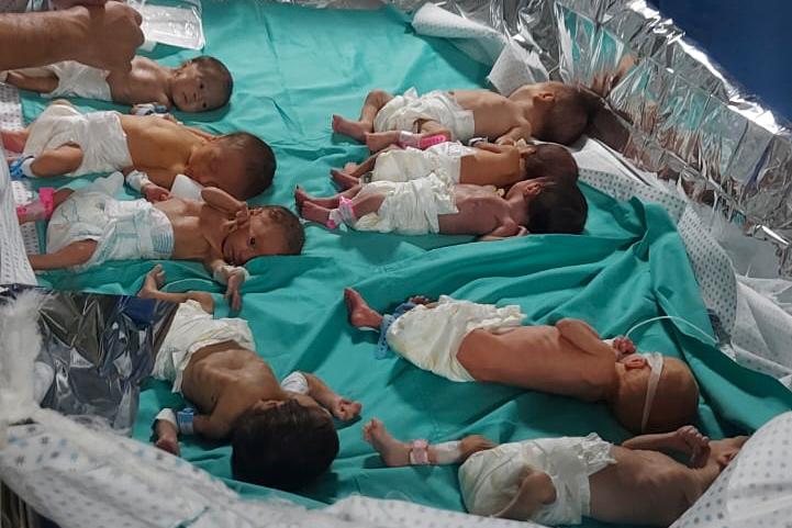 För tidigt födda bebisar vårdas på al-Shifa-sjukhuset. Barnen på bilden visar inte just de barnen som rapporterats döda.