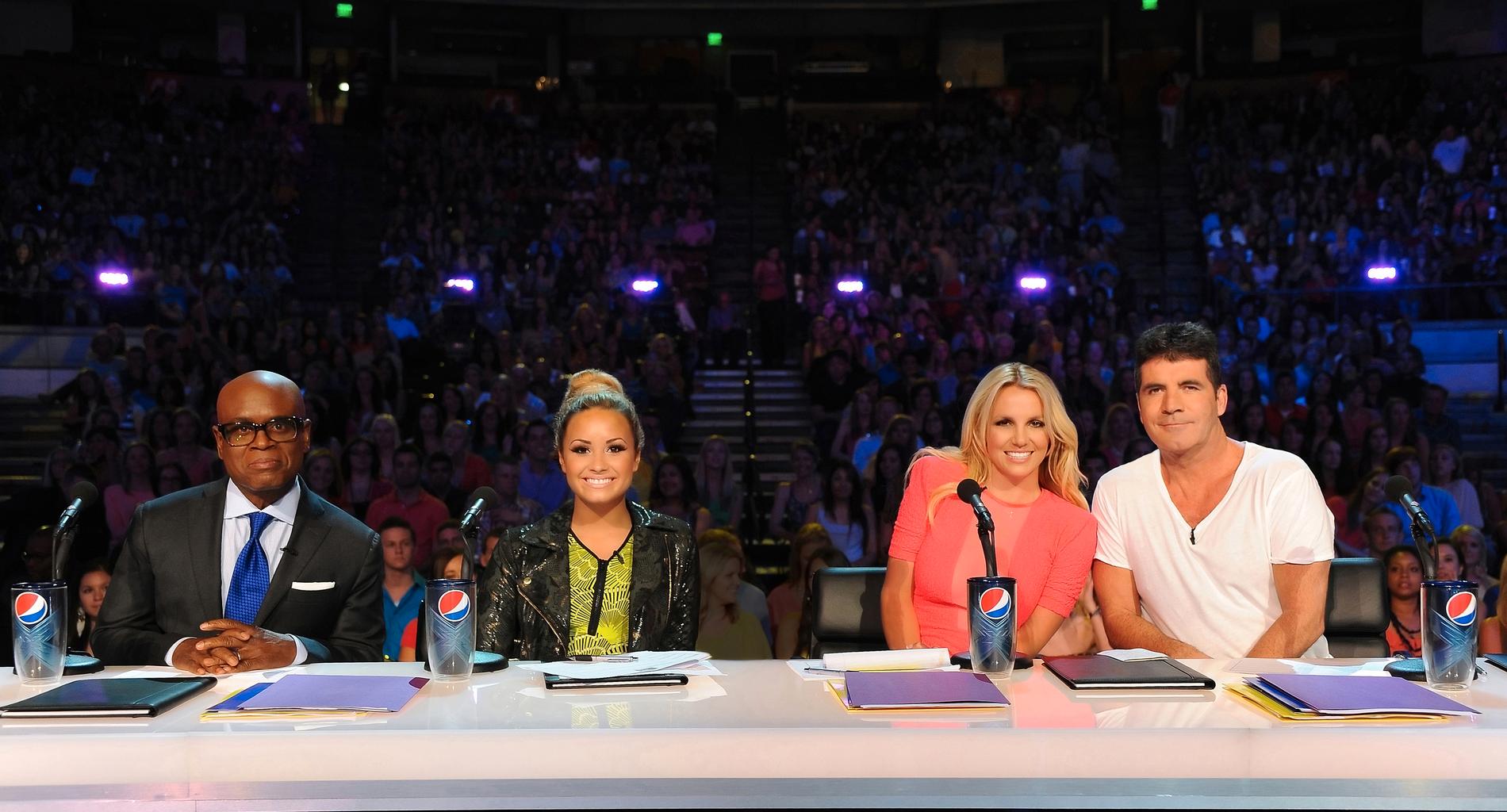 Den nygamla juryn i ”X Factor” – L.A. Reid, Demi Lovato, Britney Spears och Simon Cowell.
