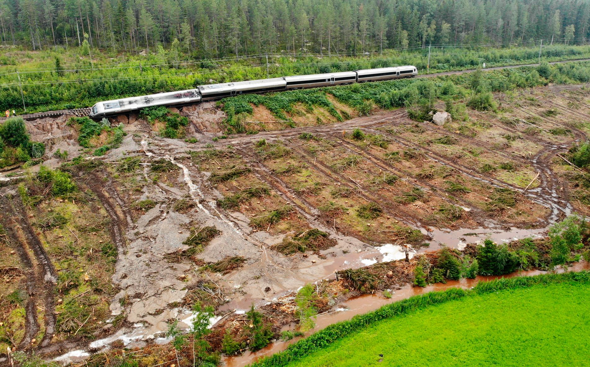 Det kommer dröja ytterligare några veckor innan tågtrafiken kan återupptas igen, efter olyckan utanför Hudiksvall.