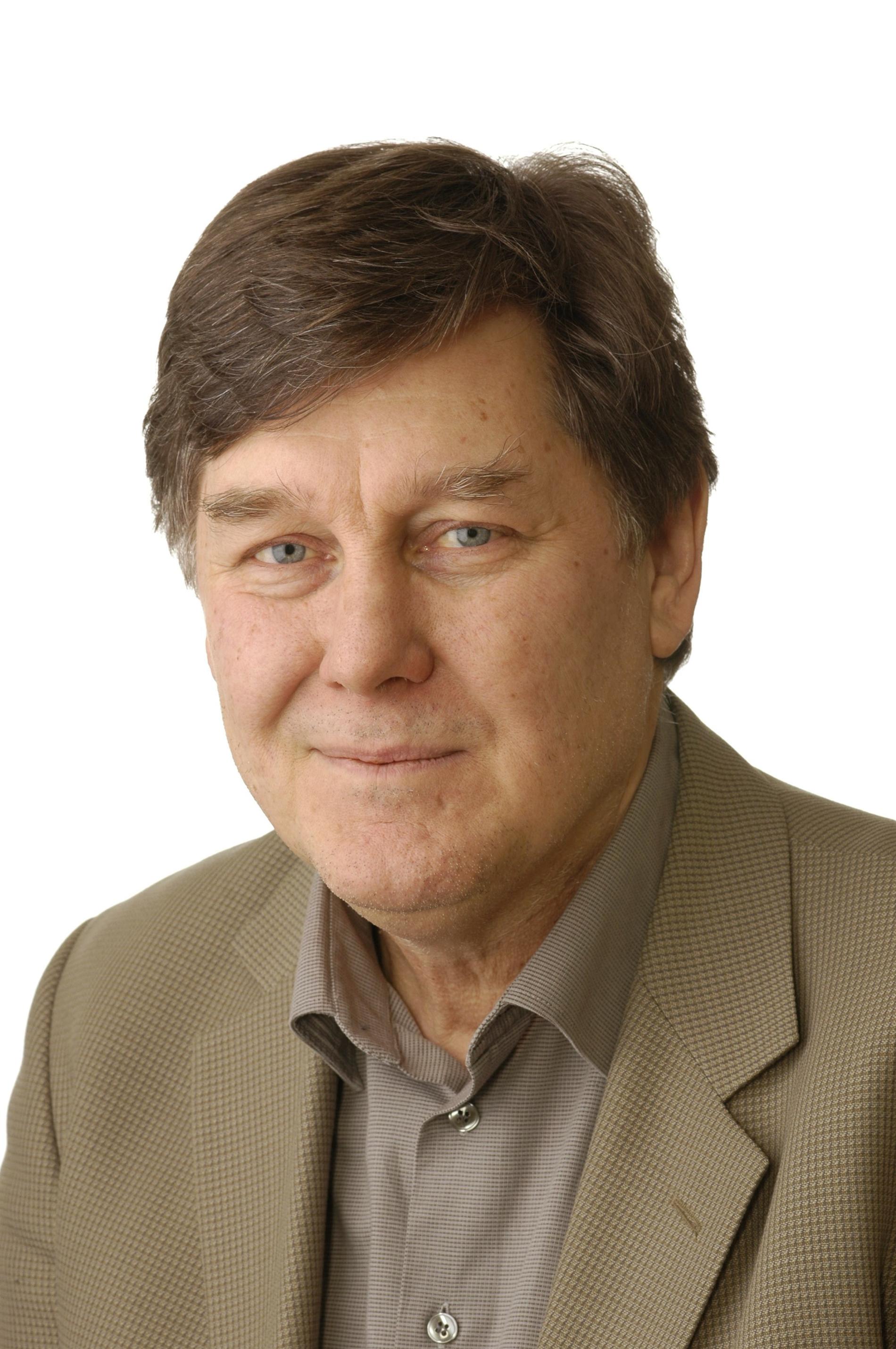Denny Vågerö, professor i medicinsk sociologi vid Stockholms Universitet  .