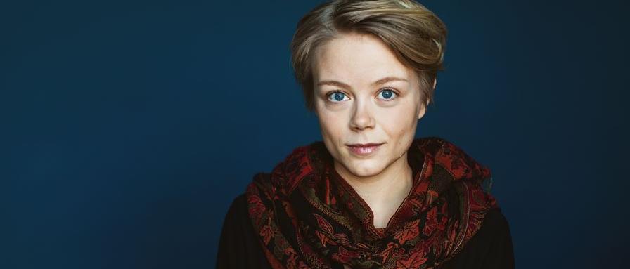 Hanna Rut Carlsson romandebuterar med ”Sista hösten i Legoland”.