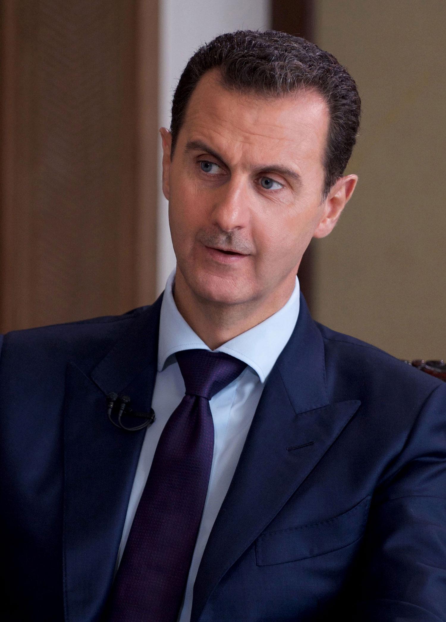 Syriens diktator Bashar al Assad bombar sin egen befolkning från luften.