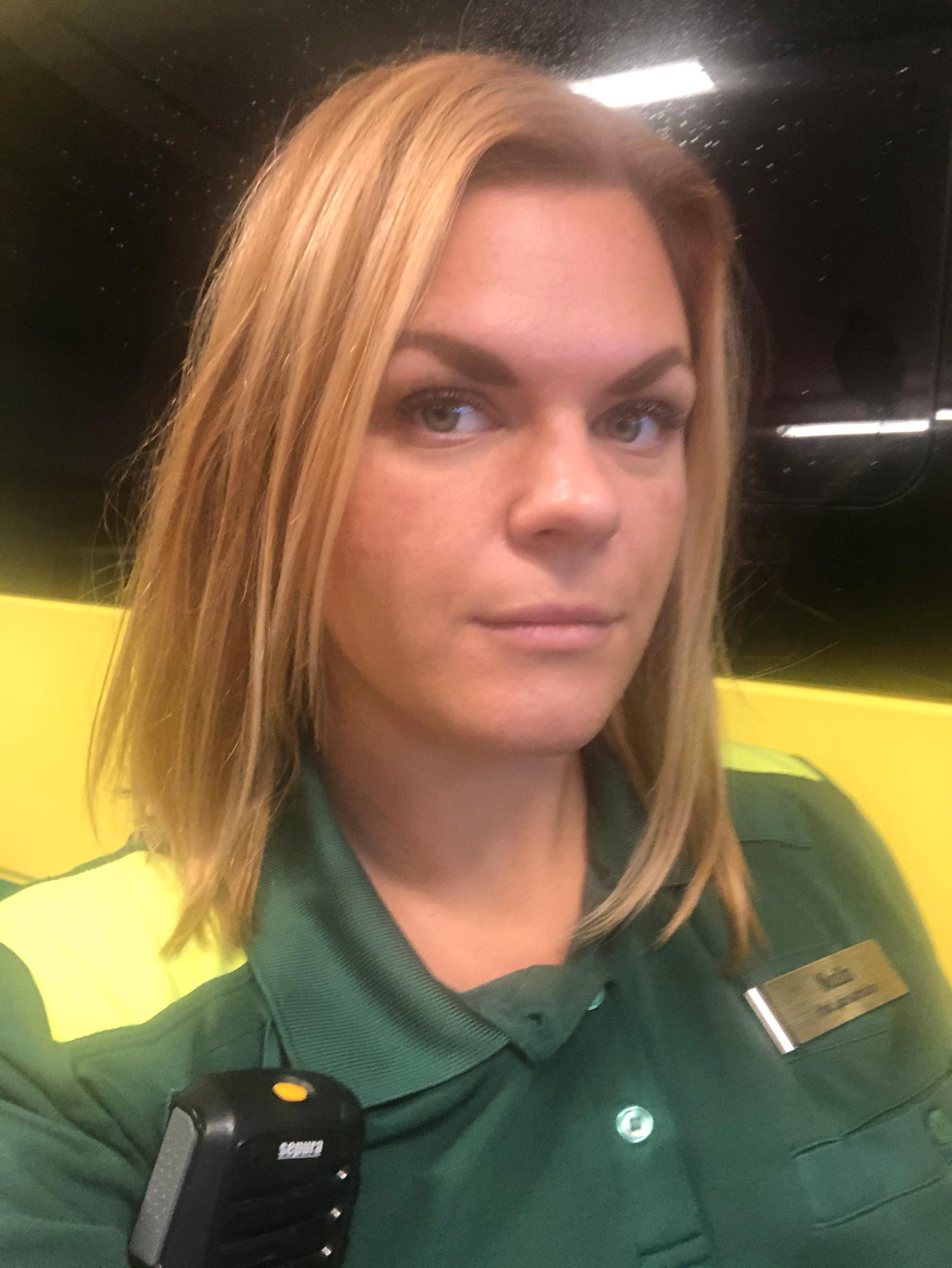 Ambulanssjuksköterskan Malin Gille Ahlqvist, 34, hoppas att ungdomarna börjar tänka ett steg längre.