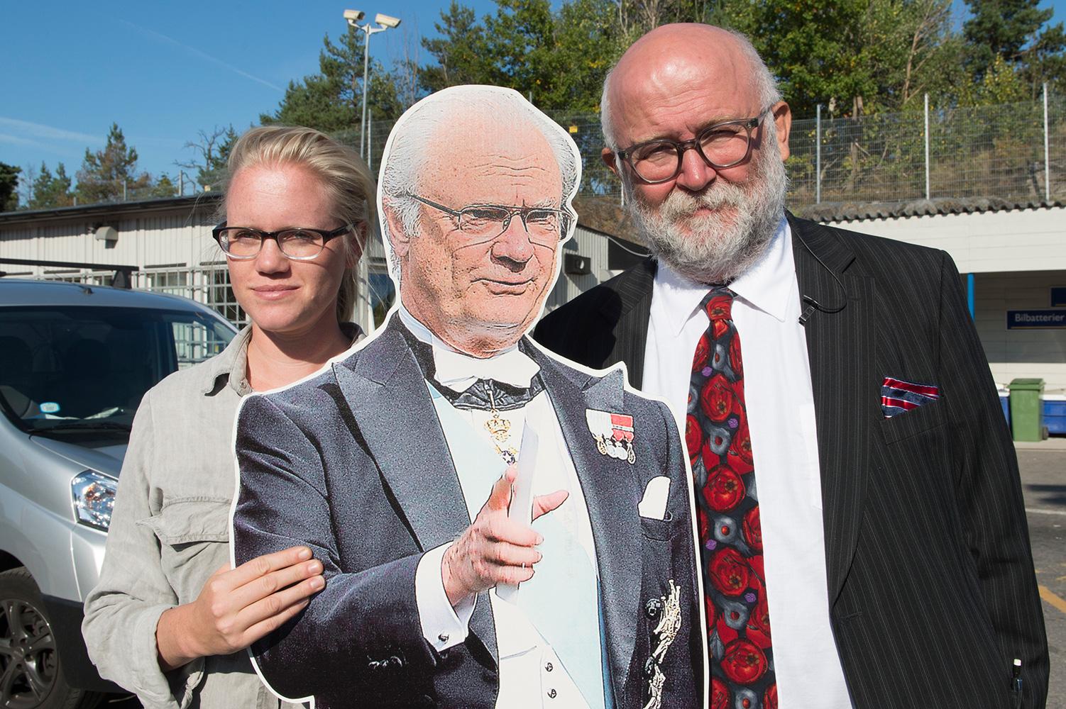 Aftonbladets fotograf Lina Boström Einarsson, Carl XVI Gustaf och reportern Svante Lidén.