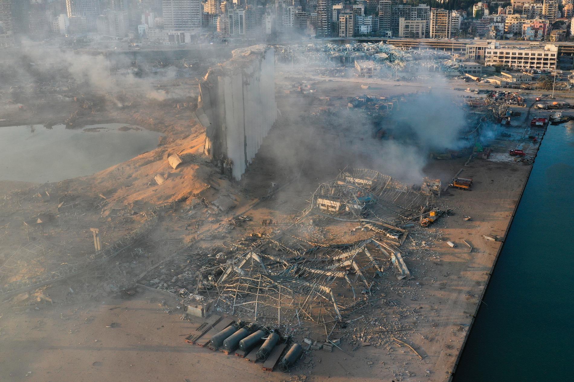 Hamnområdet i Beirut dagen efter explosionen.