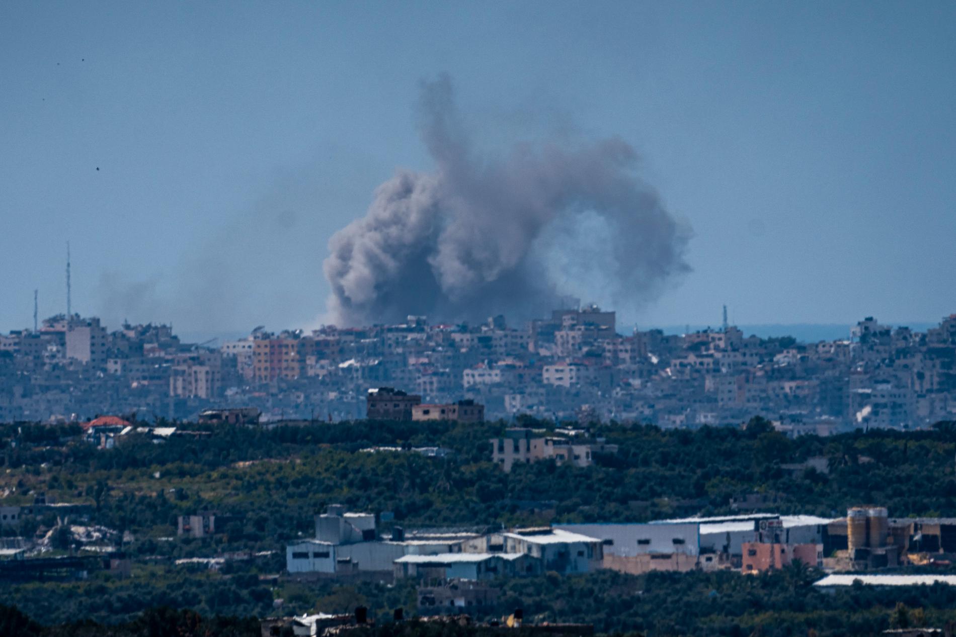 Rök över norra Gaza efter en explosion på tisdagen. 