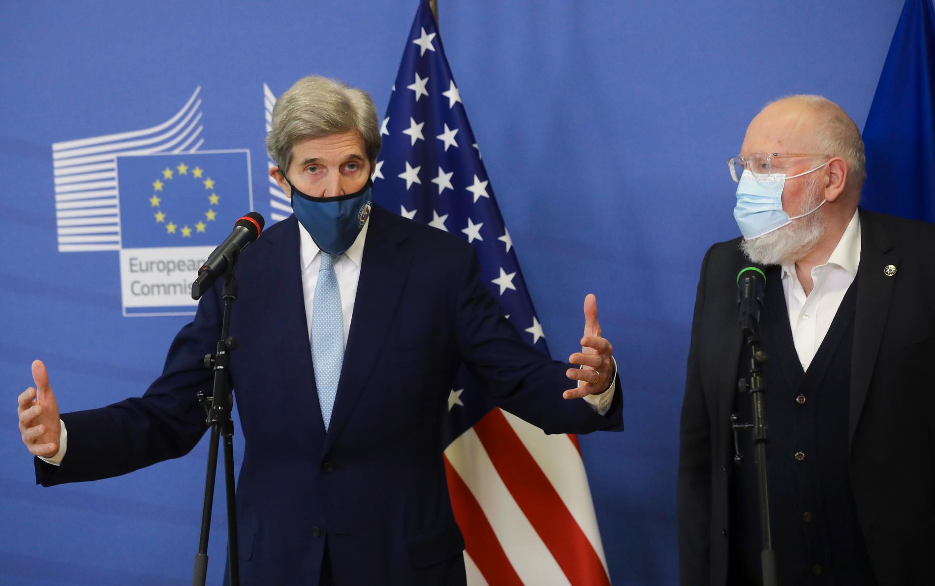 USA:s klimatsändebud John Kerry tillsammans med EU-kommissionens klimatansvarige viceordförande Frans Timmermans.