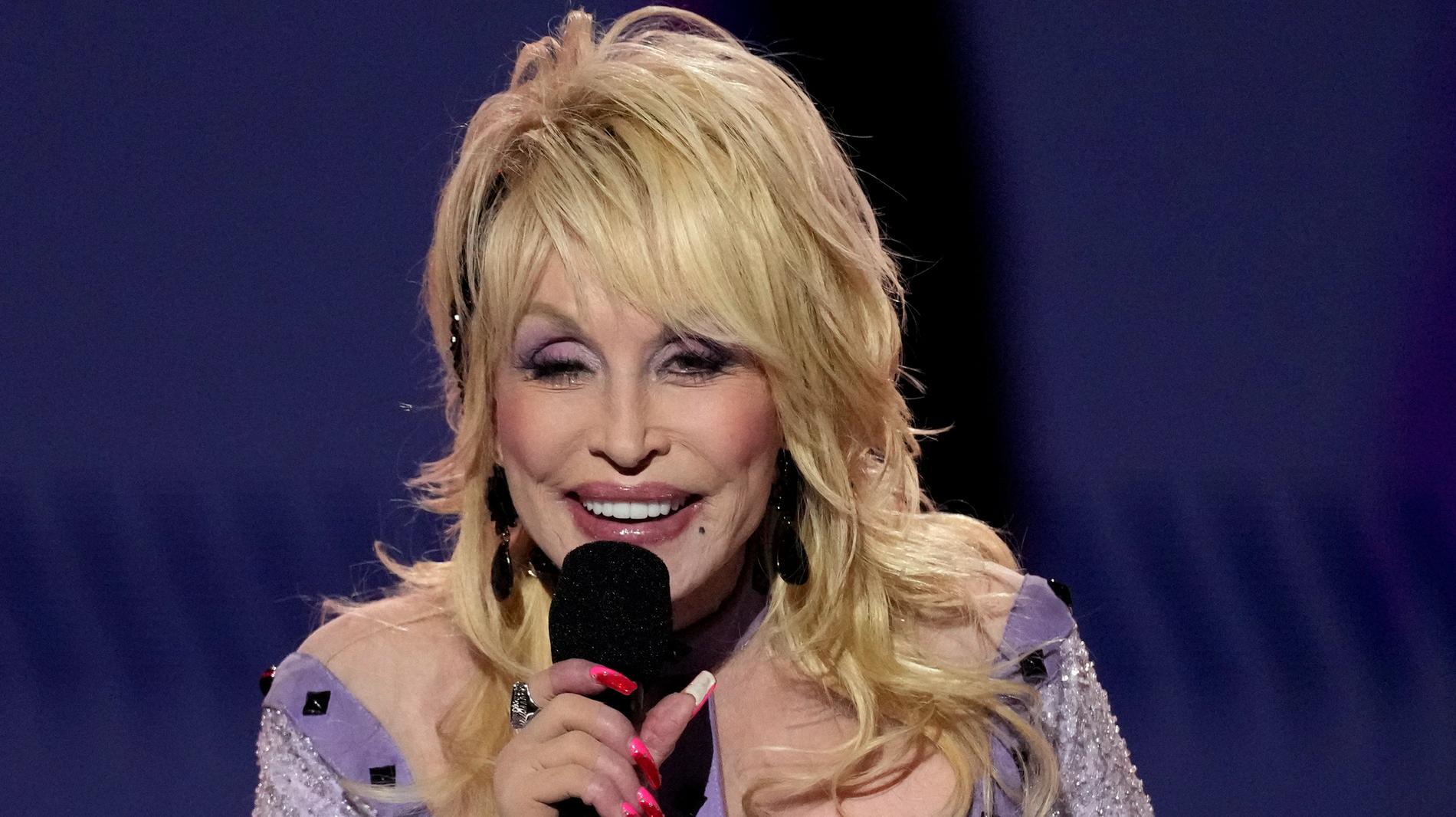 Dolly Parton vägrade att släppa ifrån sig rättigheterna till monsterhiten "I will always love you" till Elvis manager.