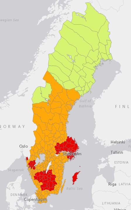 Karta på var eldningsförbud råder i Sverige. Orange: eldningsförbud. Röd: skärpt eldningsförbud.