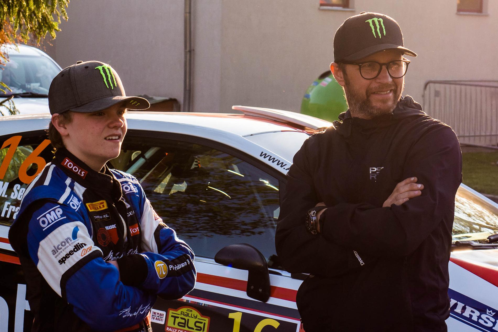 Oliver Solberg inleder sin WRC-karriär när pappa Petter Solberg avslutar sin. I Wales.