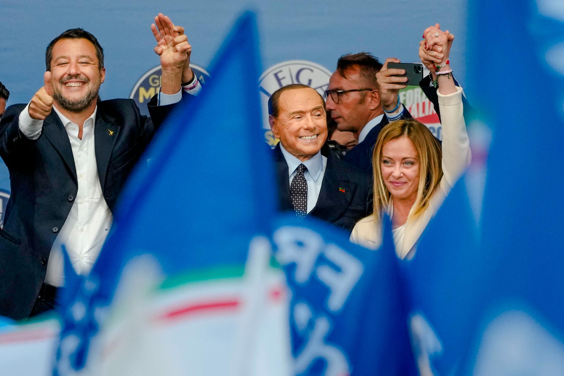 Valvinnare. Matteo Salvini, Silvio Berlusconi och Giorgia Meloni på ett valmöte i Rom den 22 september.