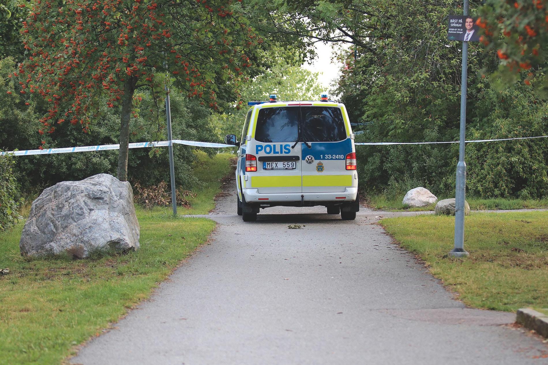 På onsdagsmorgonen hittades en man död i Stockholm. En källa uppger för Aftonbladet att mannen ”är till synes avrättad”.